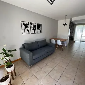 Hermoso Duplex Con Estacionamiento Guaymallén